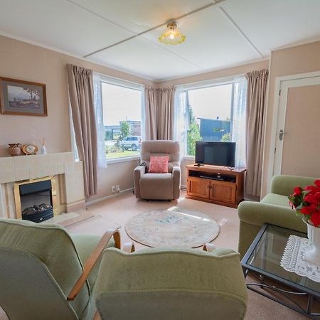 Rustlein Cottage - Te Anau Holiday Home Extérieur photo