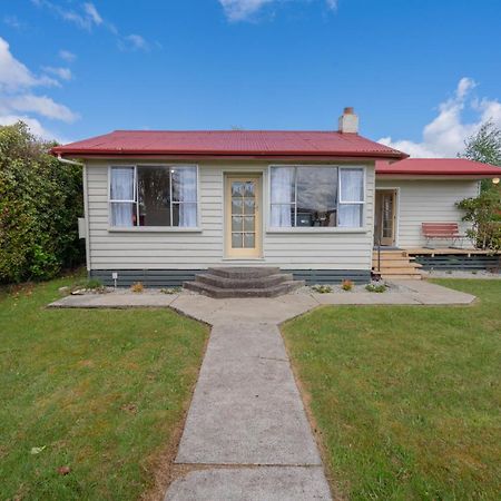 Rustlein Cottage - Te Anau Holiday Home Extérieur photo