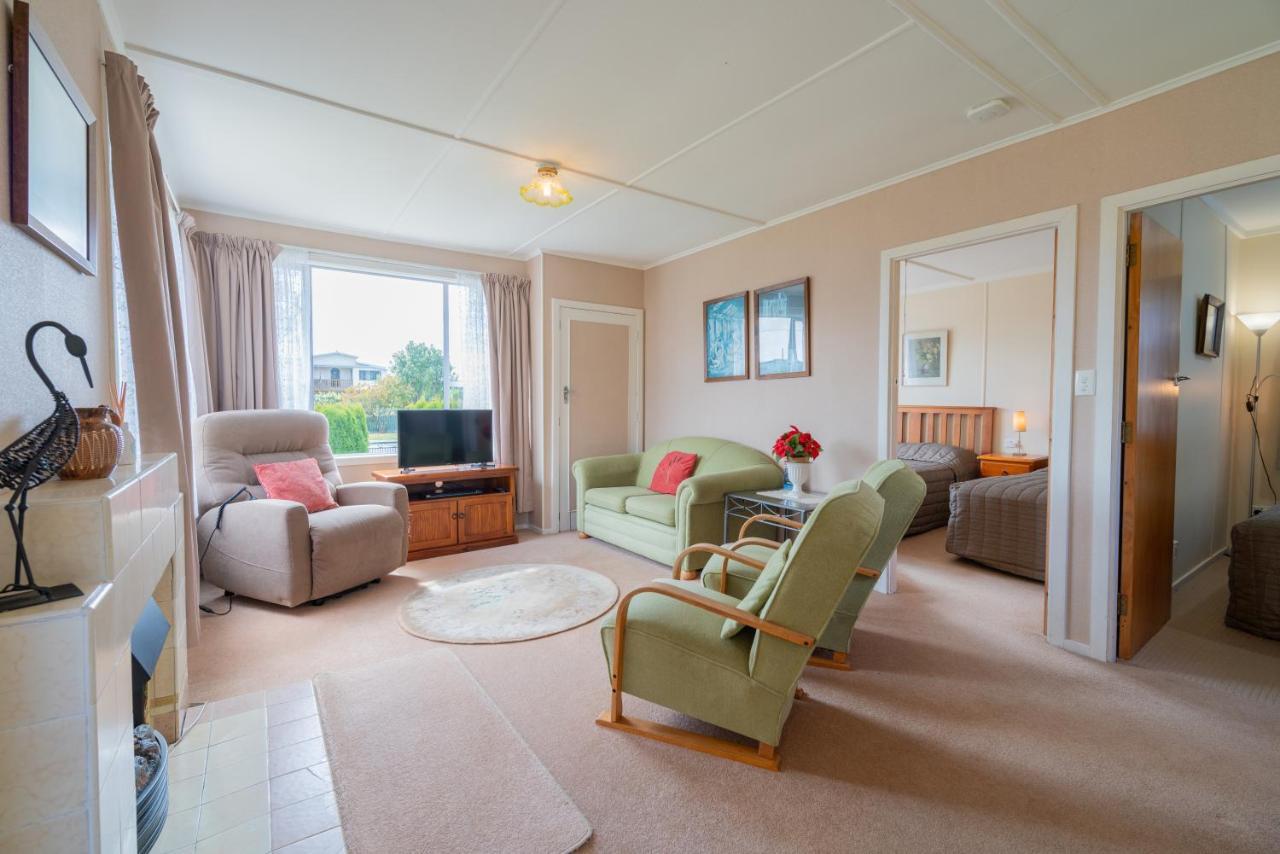 Rustlein Cottage - Te Anau Holiday Home Extérieur photo