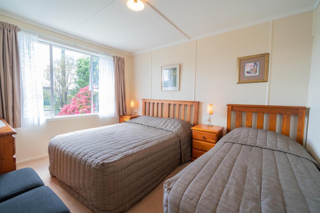 Rustlein Cottage - Te Anau Holiday Home Extérieur photo