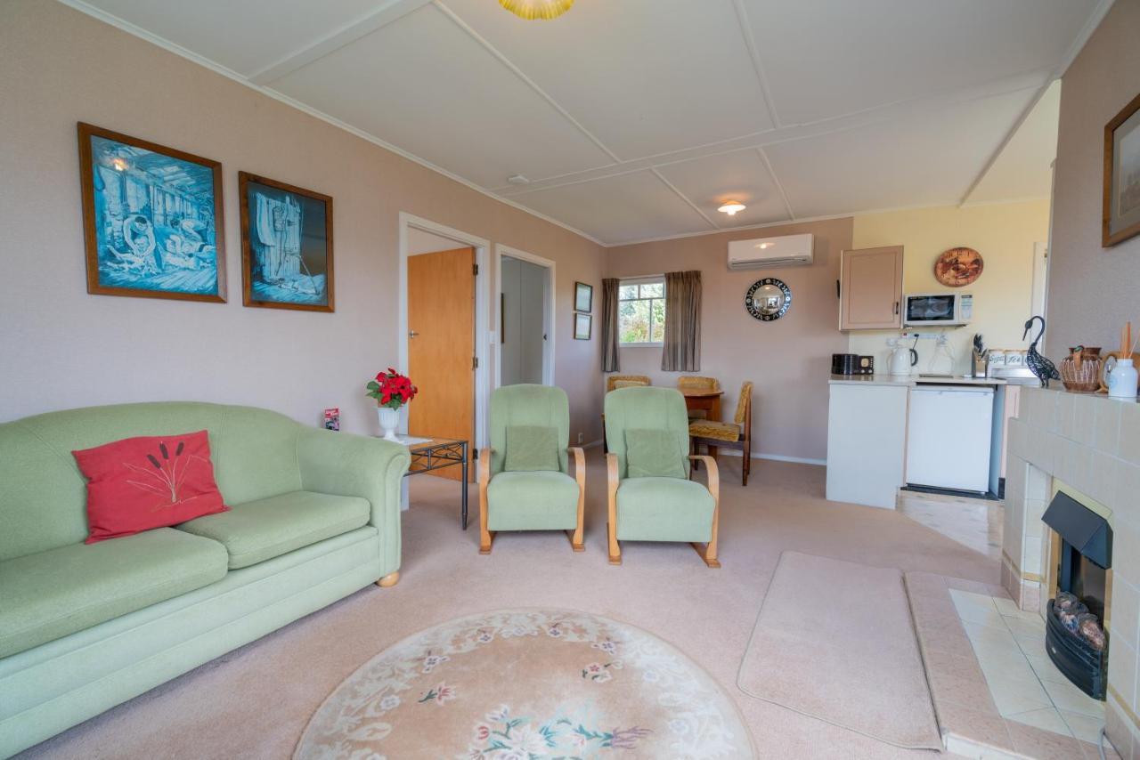 Rustlein Cottage - Te Anau Holiday Home Extérieur photo