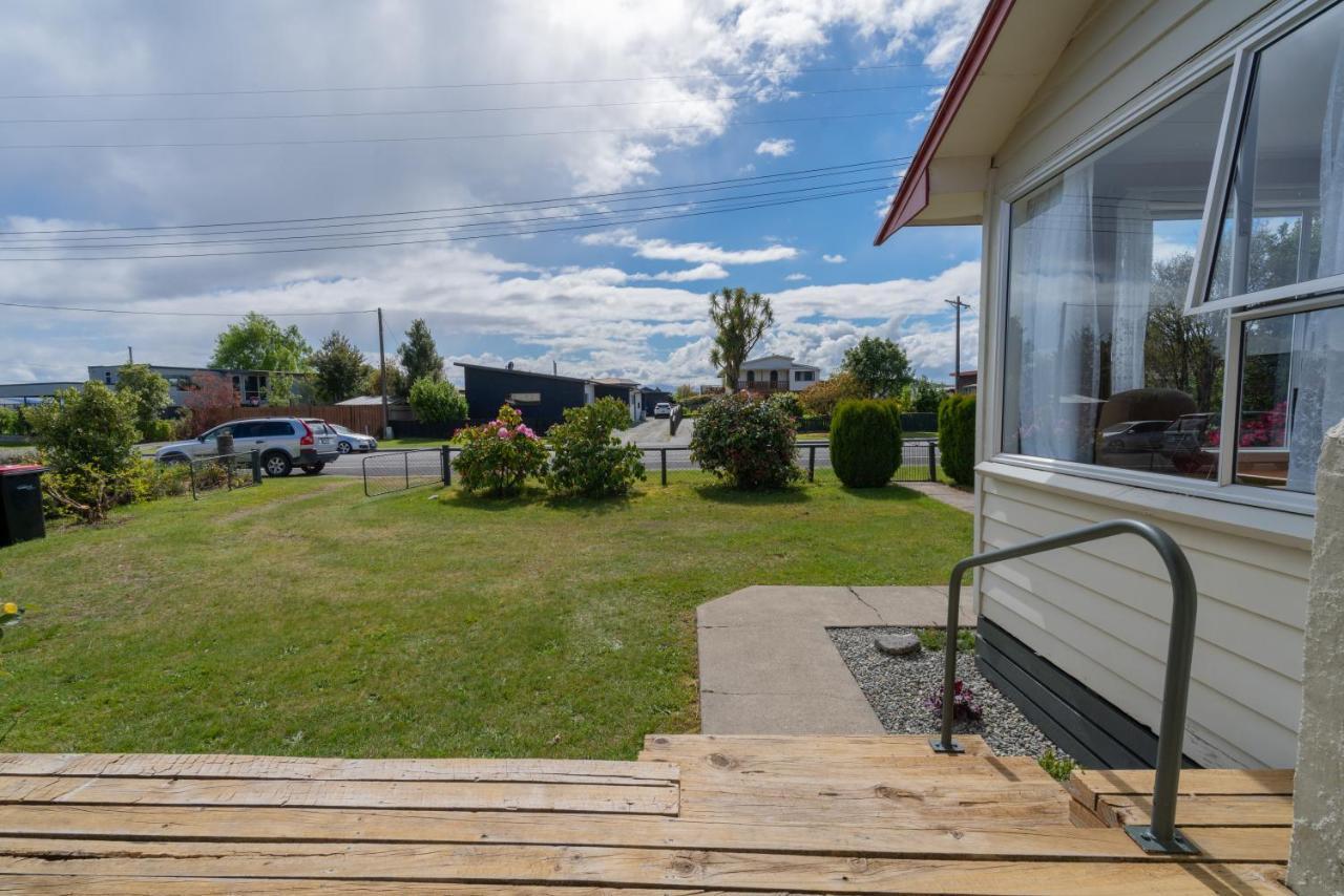 Rustlein Cottage - Te Anau Holiday Home Extérieur photo